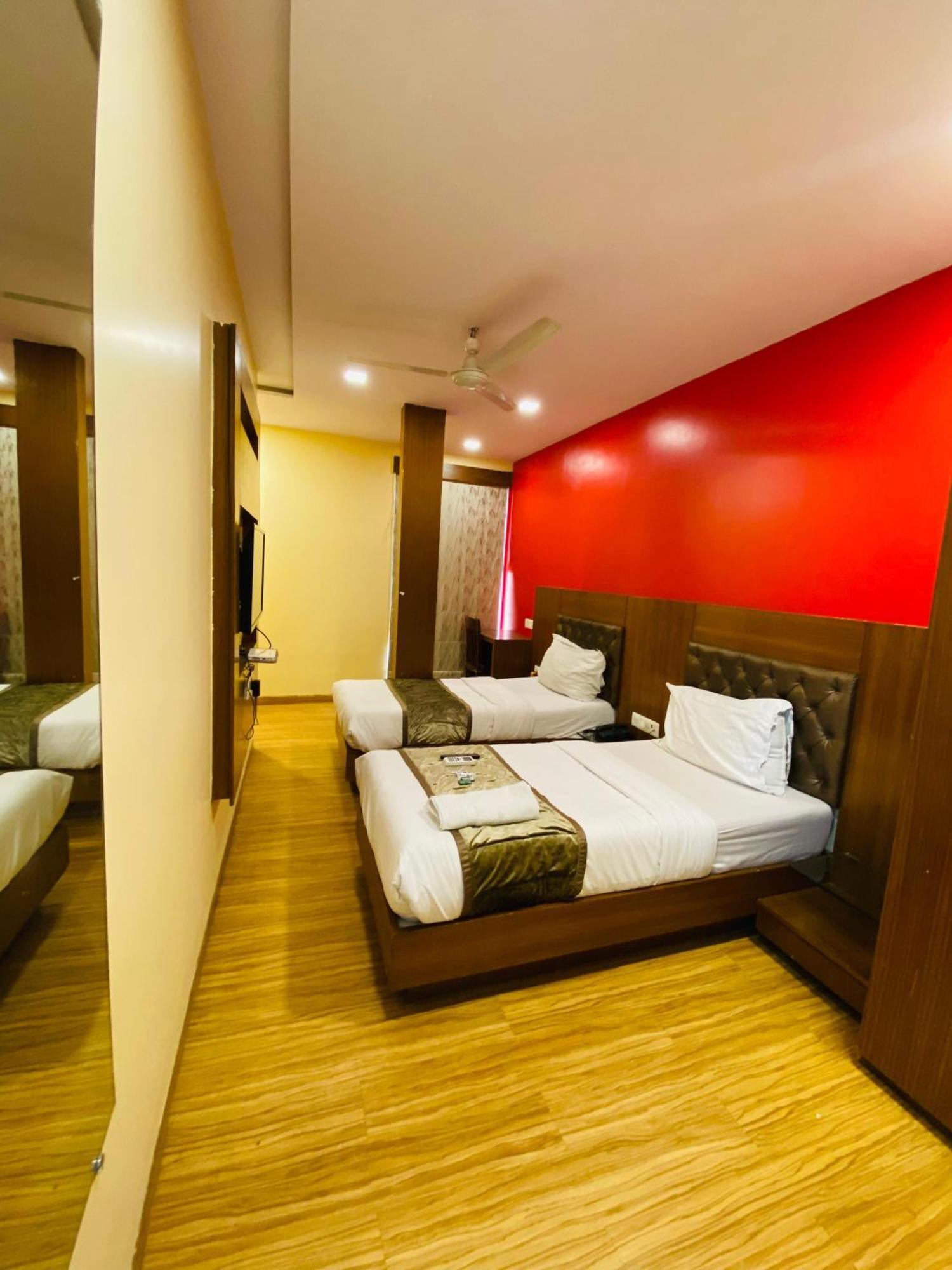 Hotel Arton Regency Near Terminal 2 Airport مومباي المظهر الخارجي الصورة