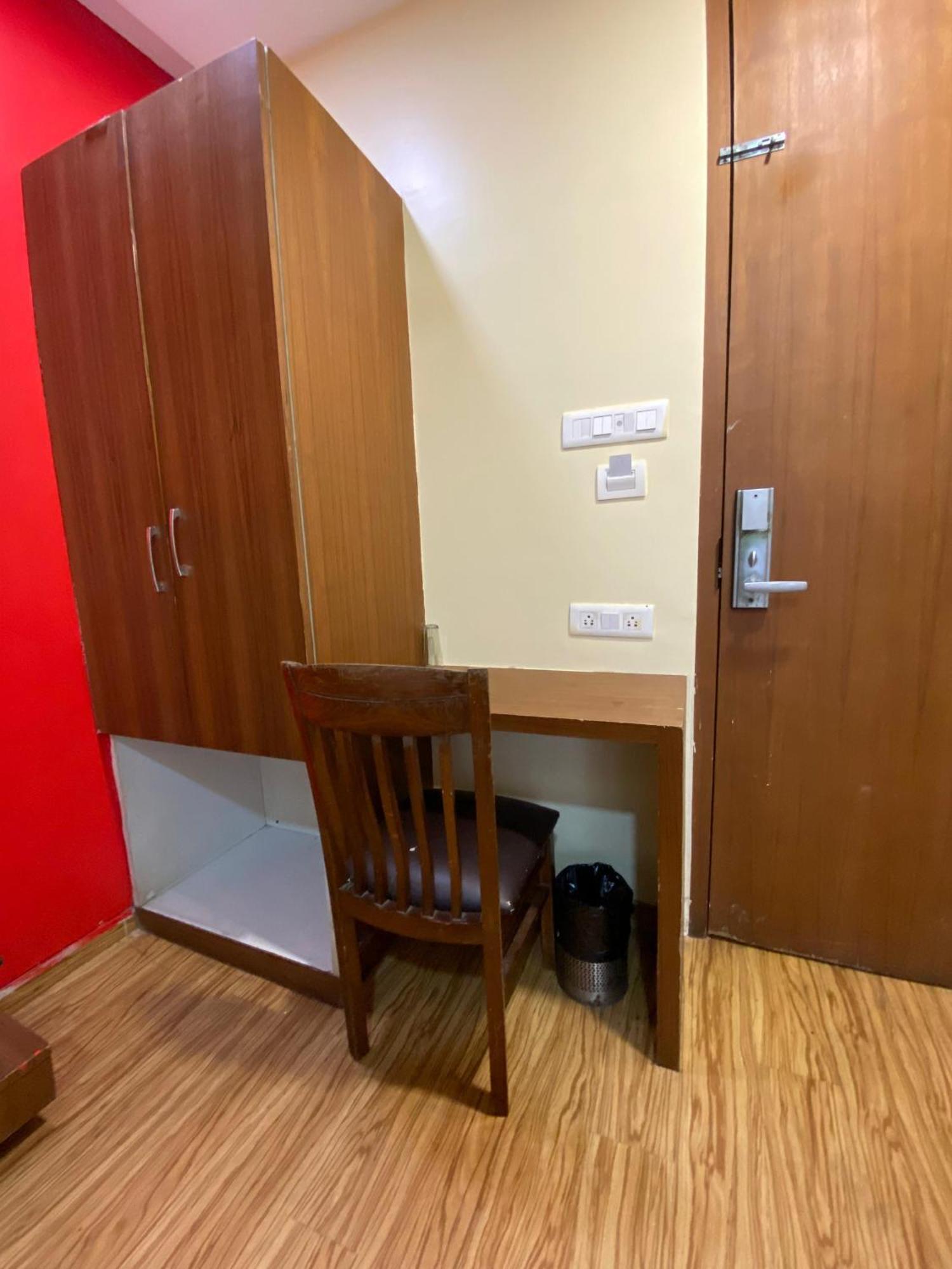 Hotel Arton Regency Near Terminal 2 Airport مومباي المظهر الخارجي الصورة