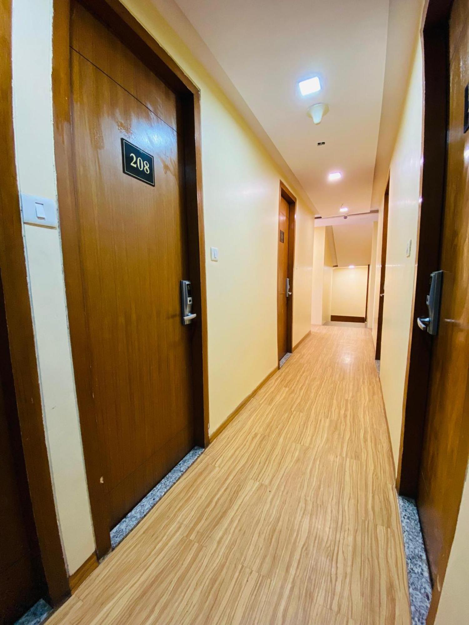 Hotel Arton Regency Near Terminal 2 Airport مومباي المظهر الخارجي الصورة