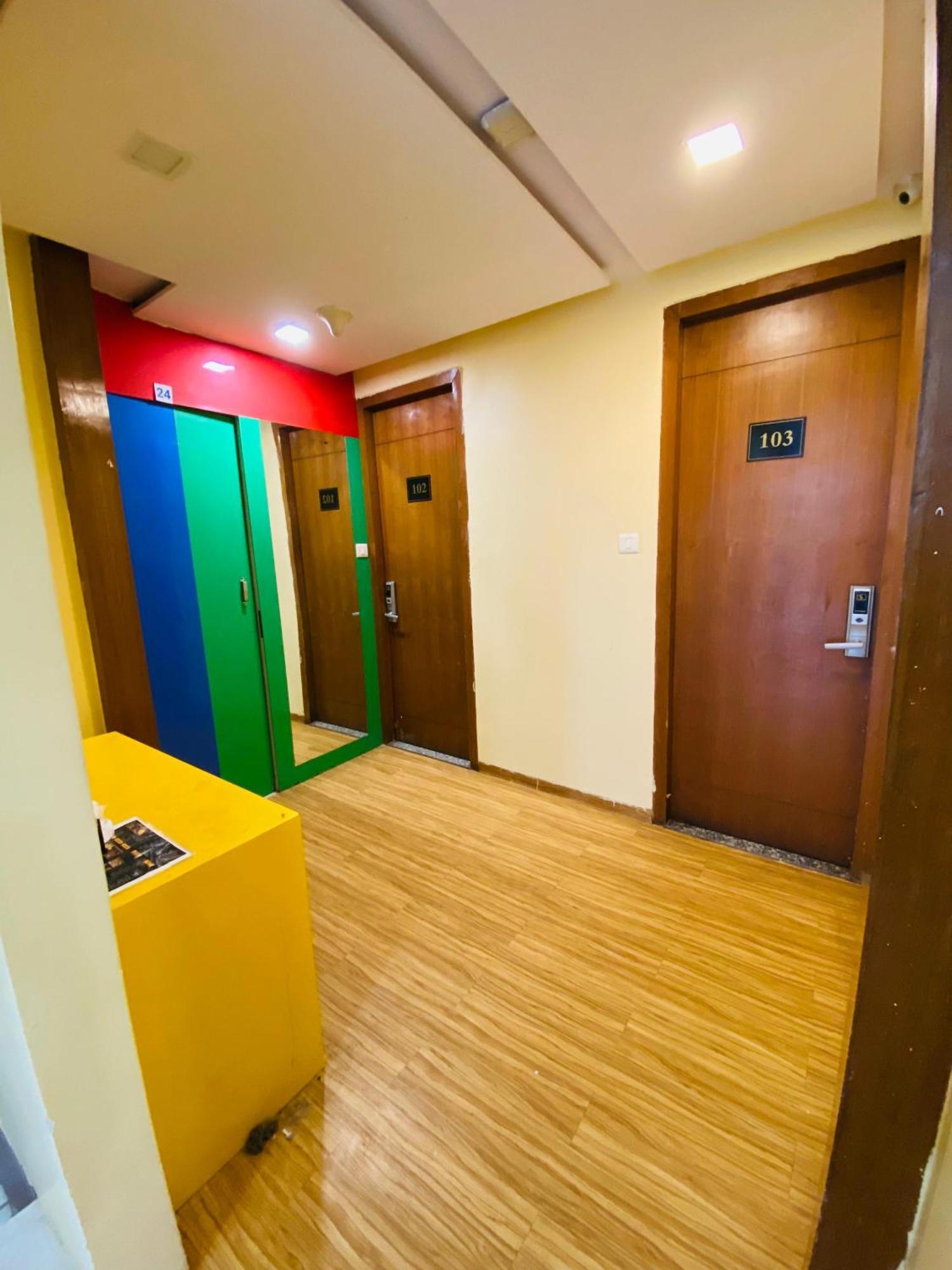 Hotel Arton Regency Near Terminal 2 Airport مومباي المظهر الخارجي الصورة
