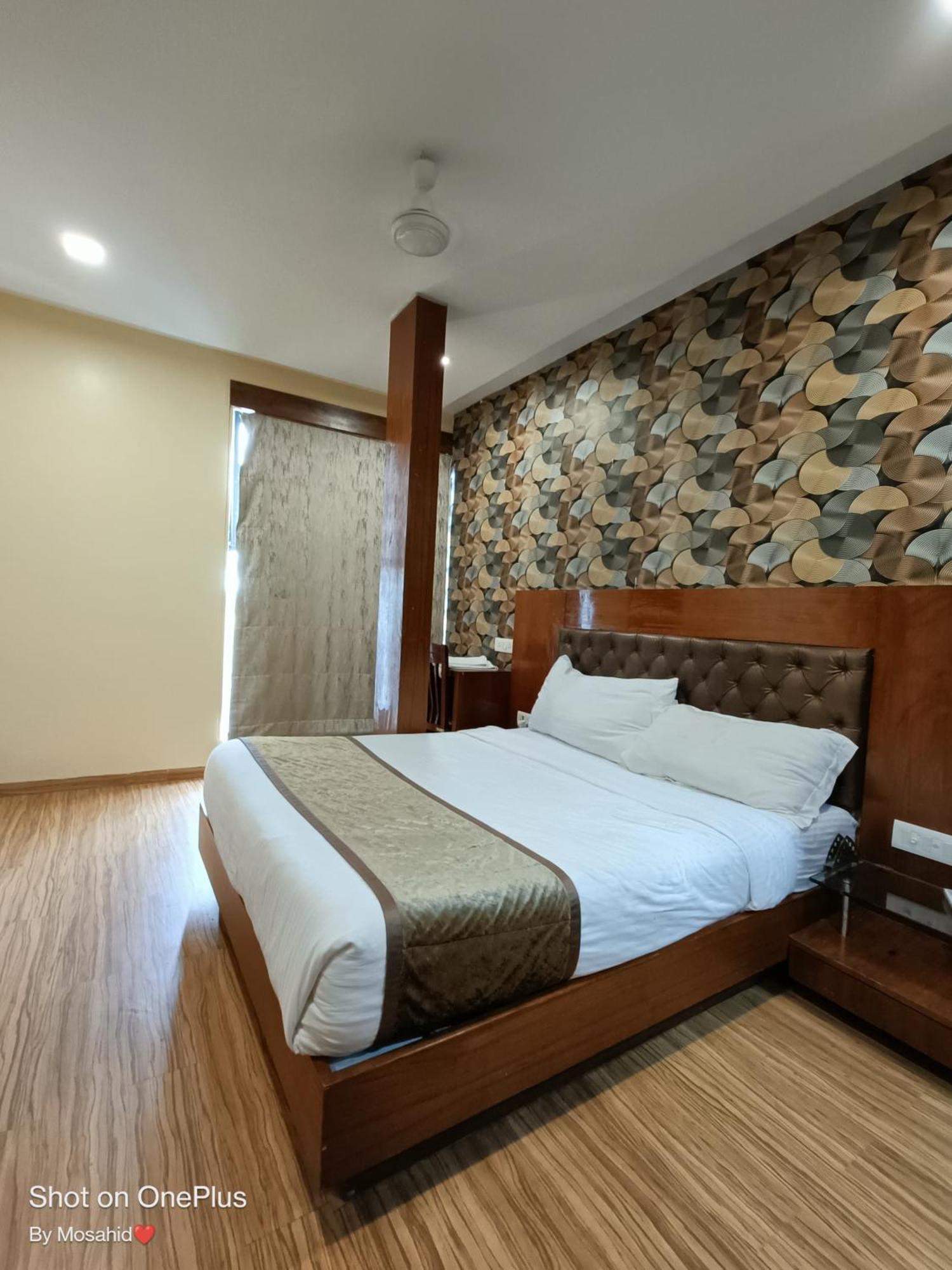 Hotel Arton Regency Near Terminal 2 Airport مومباي المظهر الخارجي الصورة